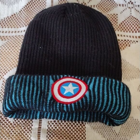 Captain America beanie  - Picture 1 of 4